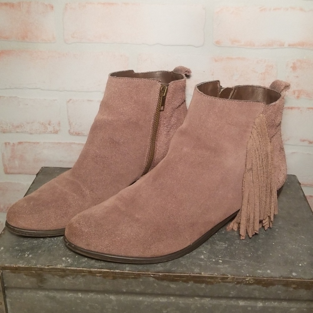 Steve Madden 8.5 Fringe Booties